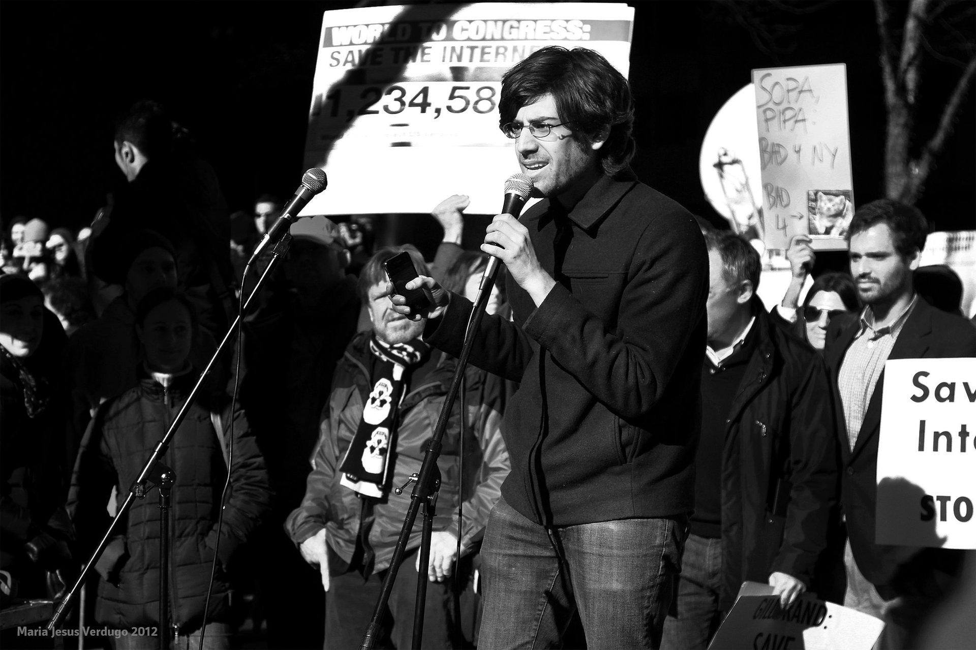 Aaron Swartz addressing the crowd at a protest against the Stop Online Piracy Act