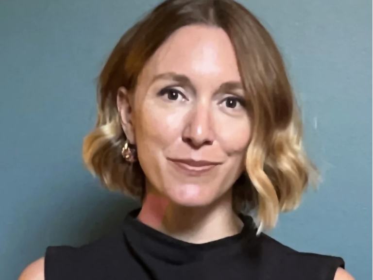 Ashley Dean headshot