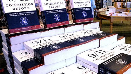 9/11 Commission Report hits the bookshelves