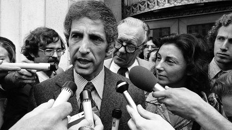 Daniel Ellsberg speaks to reporters in Los Angeles on April 28, 1973.