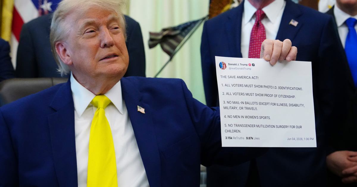 Photograph accompanying 53 former prosecutors tell a court buyers of Trump's $100,000-a-month post feed may be criminally liable