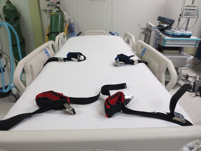 Emergency%20Room%20Bed%20in%20Detainee%20Hospital.jpg