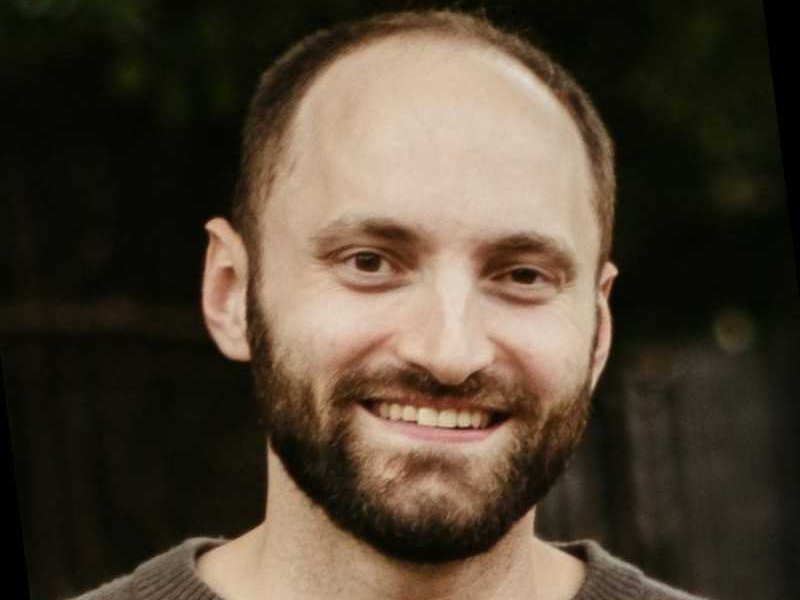 Evan Summers headshot