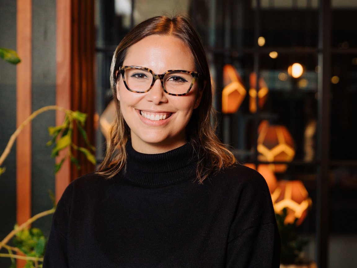 Louise Black headshot