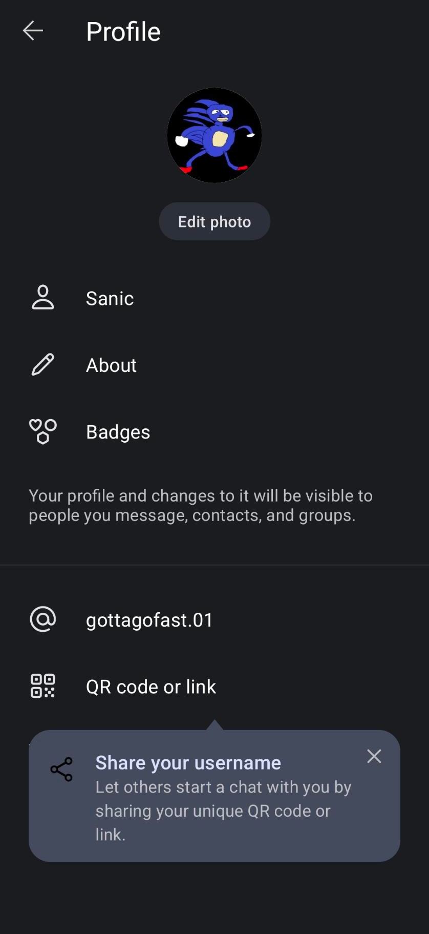 Screenshot of Signal profile settings, including a new option to select "QR code or link"