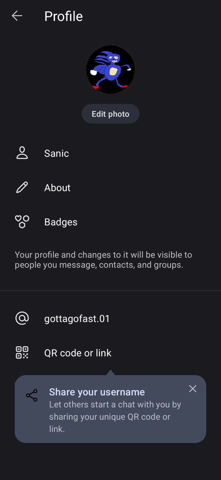 Screenshot of Signal profile settings, including a new option to select "QR code or link"