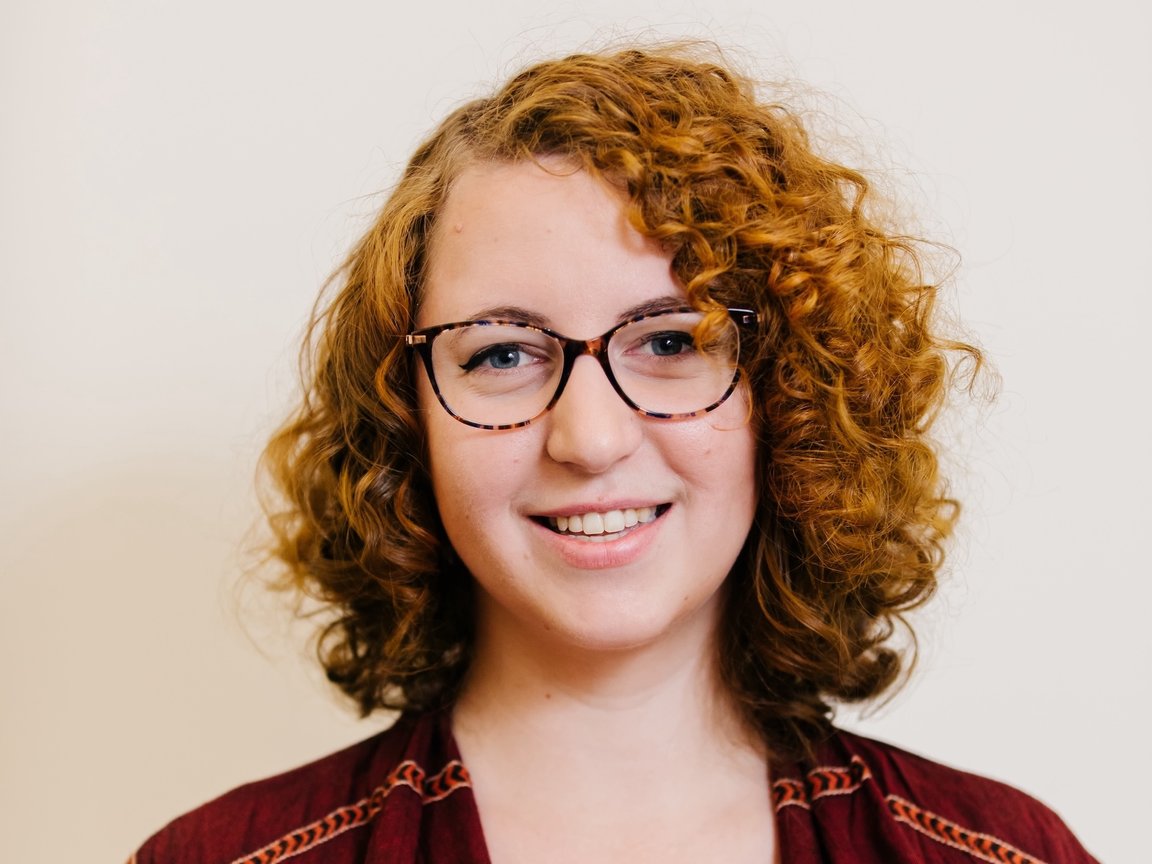 Stephanie Sugars headshot