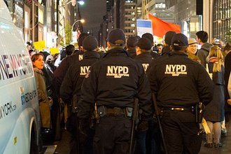 Trump_election_protest_-_NYPD_Strategic_Response_Group