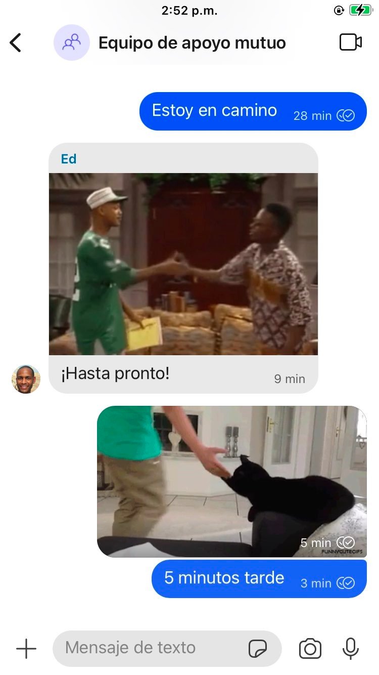 Captura de pantalla de una conversación grupal en Signal